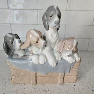 Vintage Lladro Four Beagle Puppies Dogs In Basket With Blanket Retired 1978